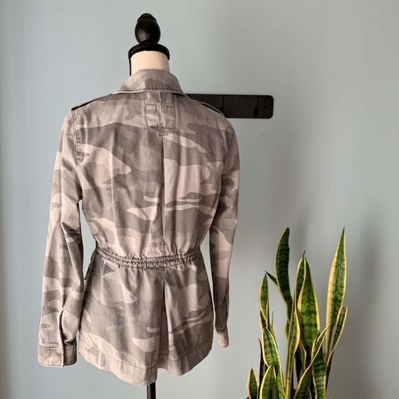 ❗️Sold❗️Abercrombie & Fitch • Camo Field Utility Jacket • Women’s Outerwear - Picture 4 of 12